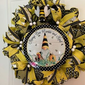 Always Bee humble and kind wreath